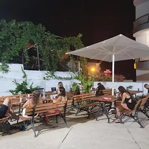 K13 Hostal Sarandë